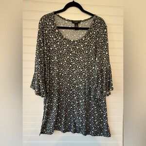 Grace gray & white women’s sweater. Size 1X